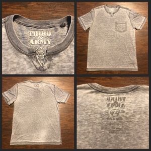 NWOT Third And Army Men’s V-Neck Large New